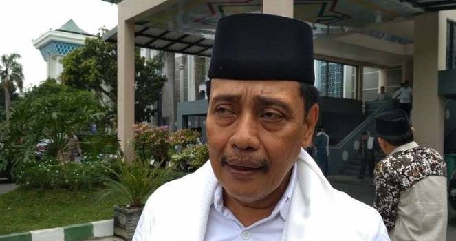 Ketua nu jatim hasan mutawakkil alallah di masjid-al akbar surabaya