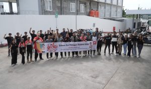 Astra Motor Kaltim 2 bersama konsumen dan komunitas sepeda motor Honda saat berada di salah satu tempat makan berlokasi di Betapus, Samarinda dalam rangkaian kegiatan Harpelnas 2024 pada minggu (22/09) lalu.