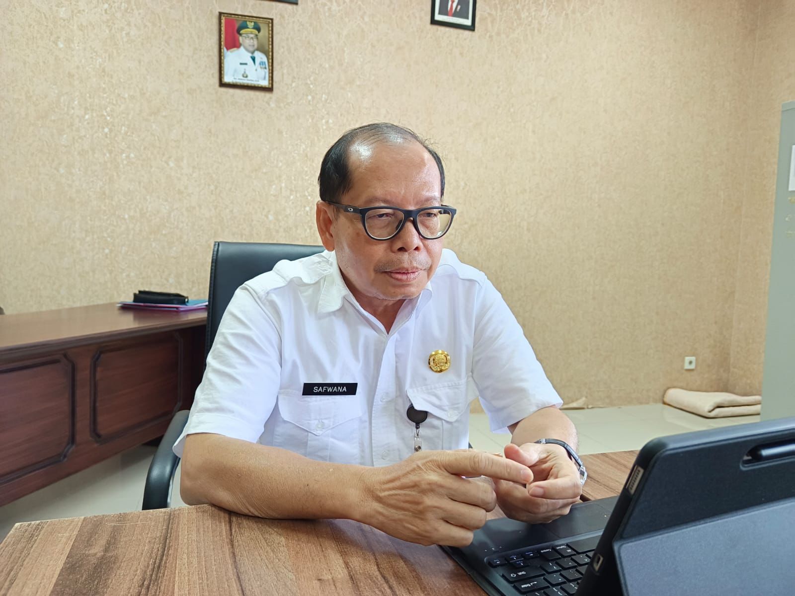 Kepala DLH PPU, Safwana