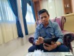 Kepala Bidang Perikanan dan Budidaya Lingkungan Dinas Perikanan (Diskan) Kabupaten Penajam Paser Utara (PPU) Musakkar saat di temui di kantornya.